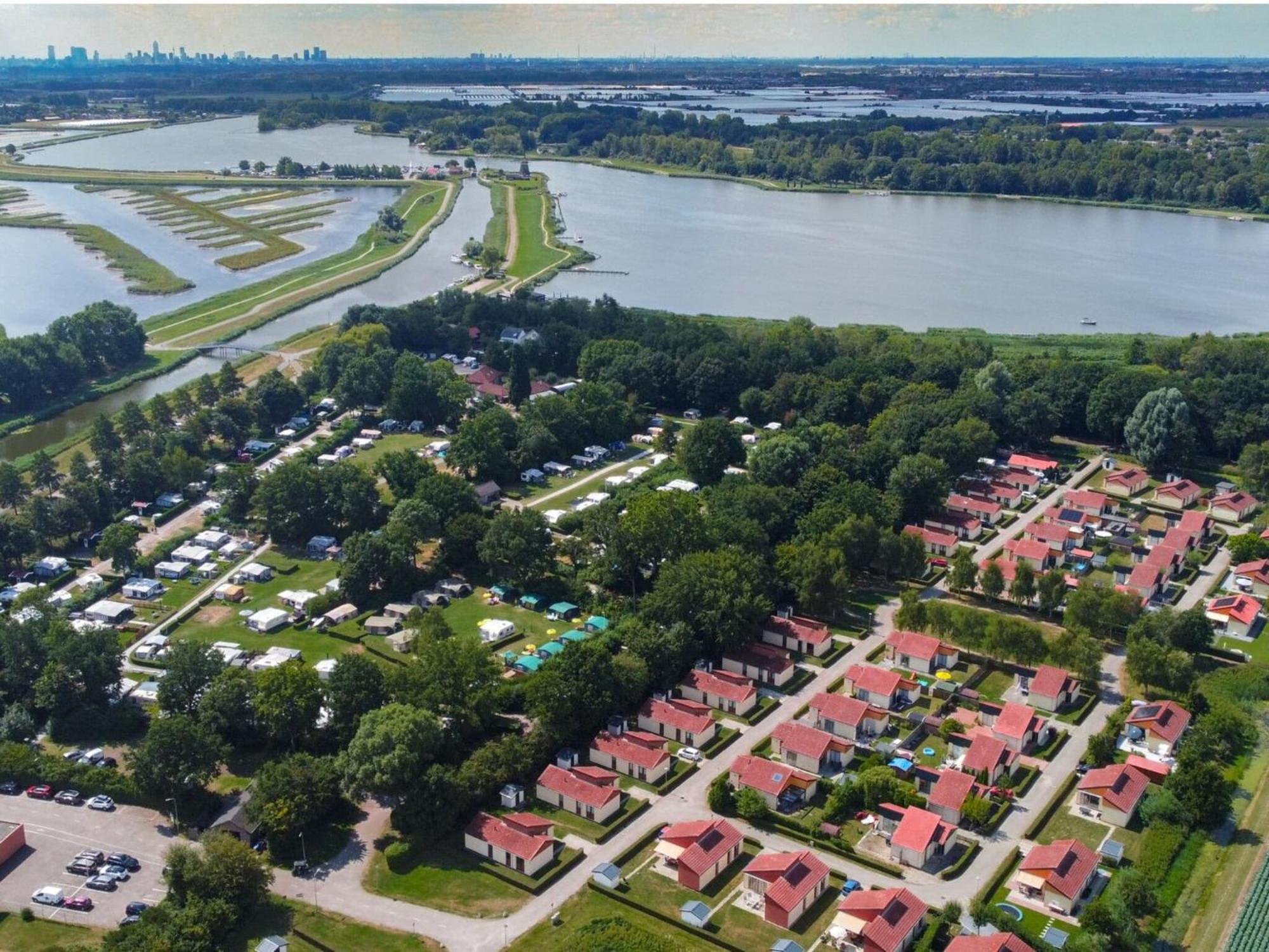 Nice Holiday Home With Garden Zevenhuizen  Экстерьер фото